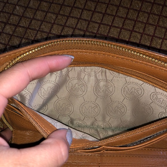Michael Kors camel brown zipper wallet - Picture 2 of 6
